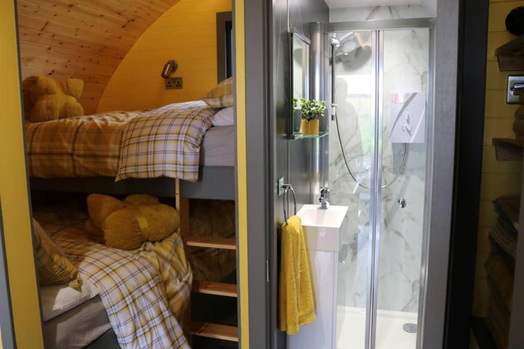Glampods Glamping Pod - Meet Highland Cows And Sheep Elgin 빌라 외부 사진