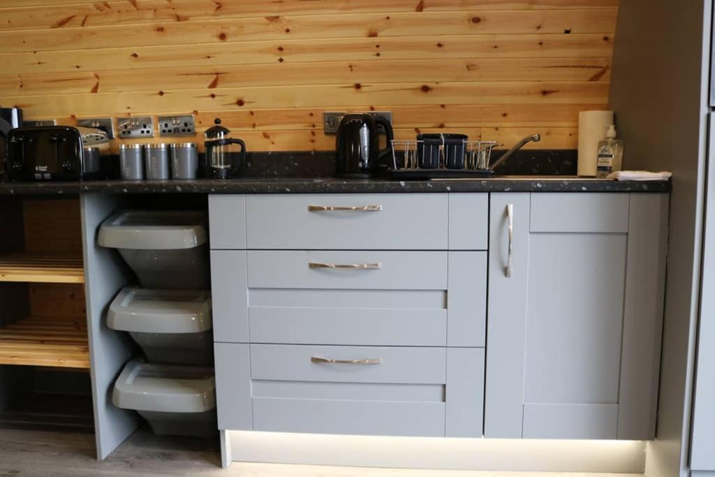 Glampods Glamping Pod - Meet Highland Cows And Sheep Elgin 빌라 외부 사진