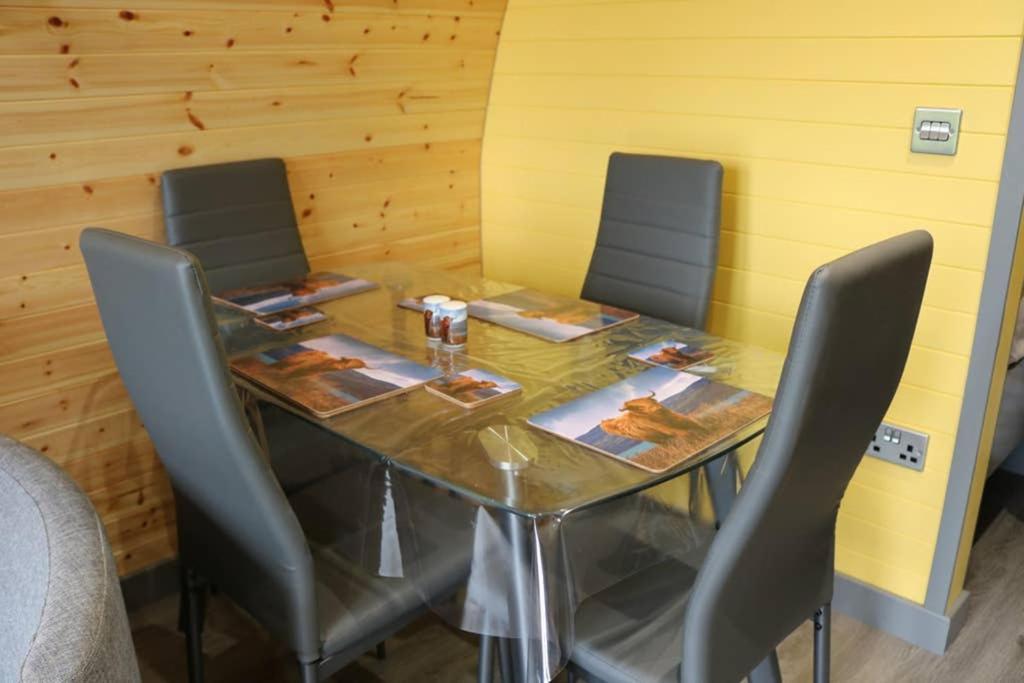 Glampods Glamping Pod - Meet Highland Cows And Sheep Elgin 빌라 외부 사진
