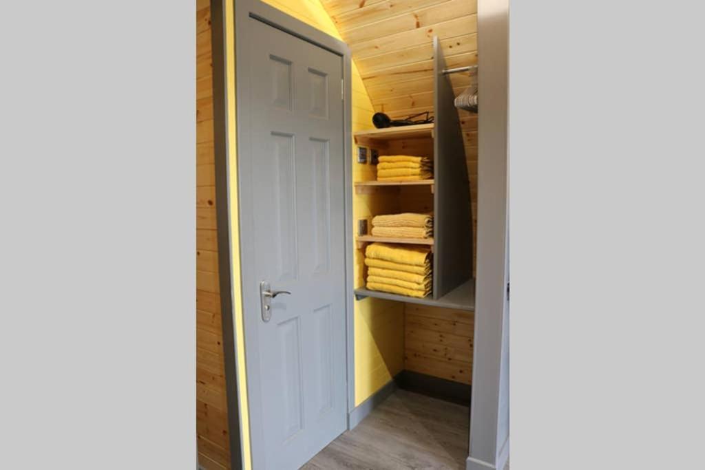 Glampods Glamping Pod - Meet Highland Cows And Sheep Elgin 빌라 외부 사진
